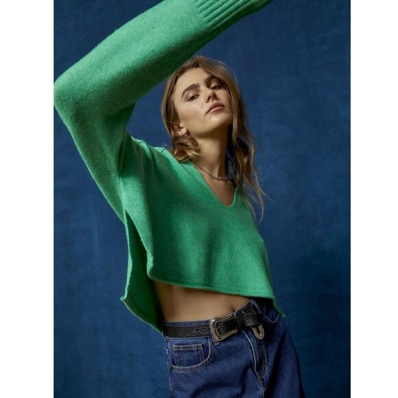 Urban Outfitters Sweaters - Urban Outfitters BDG Cardiff Notch Neck Sweater V Neck Cropped Green Size XS NWT